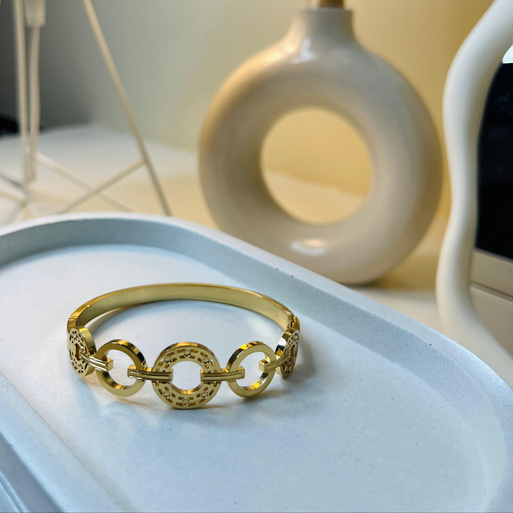 Celina Circle Link Bracelet