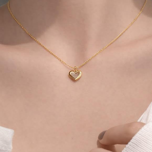 Eterna Heart Gold Pendant