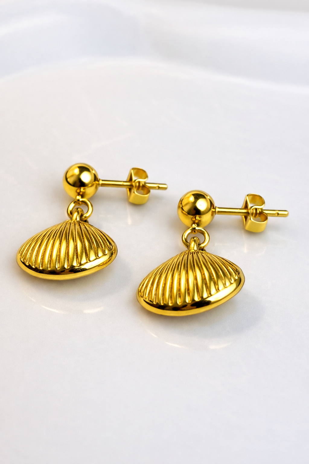 Luna Shell Gold Earrings