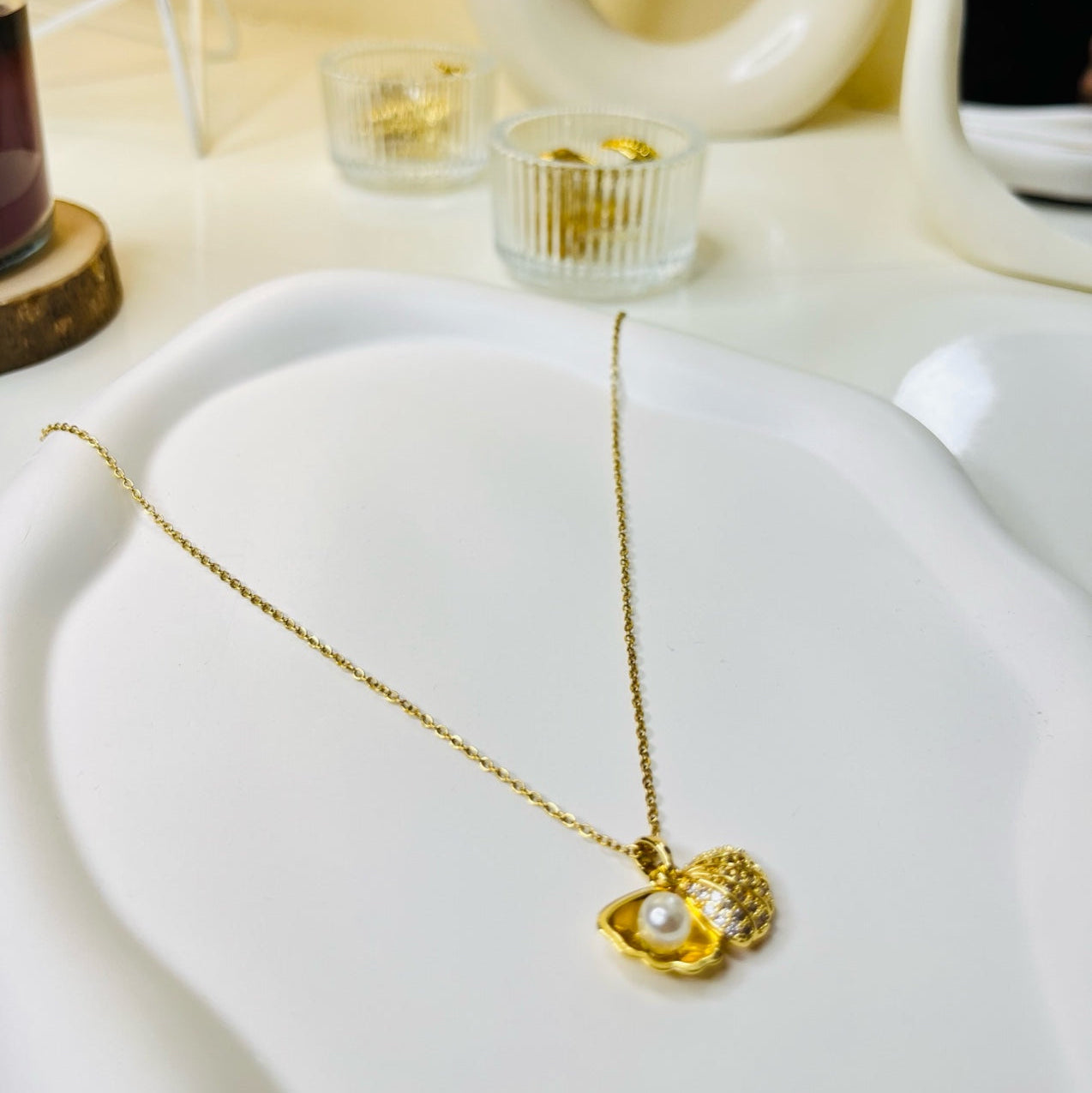Golden Seashell Pendant Necklace