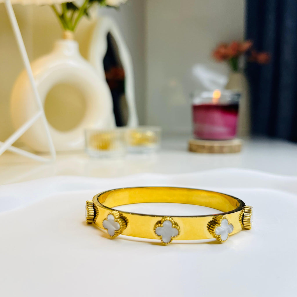 Clover Pearl Gold Kada