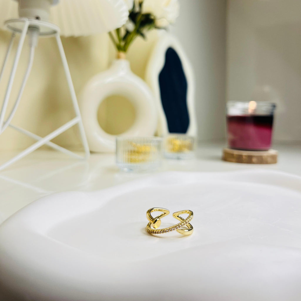 Nail Crisscross Gold Ring