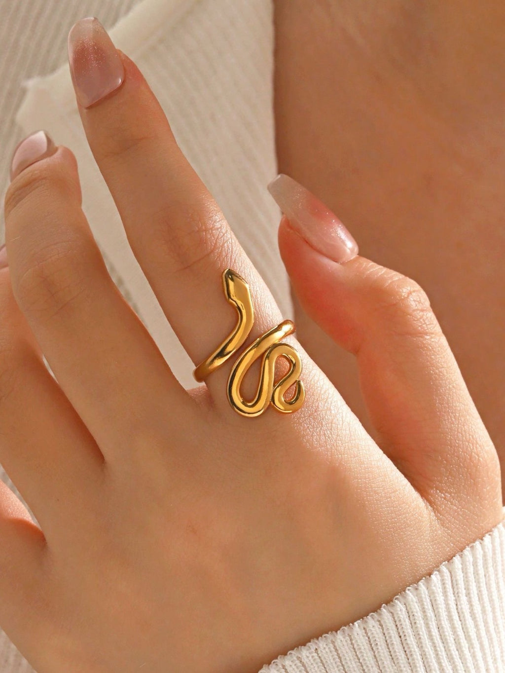 Serpentine Flow Gold Ring