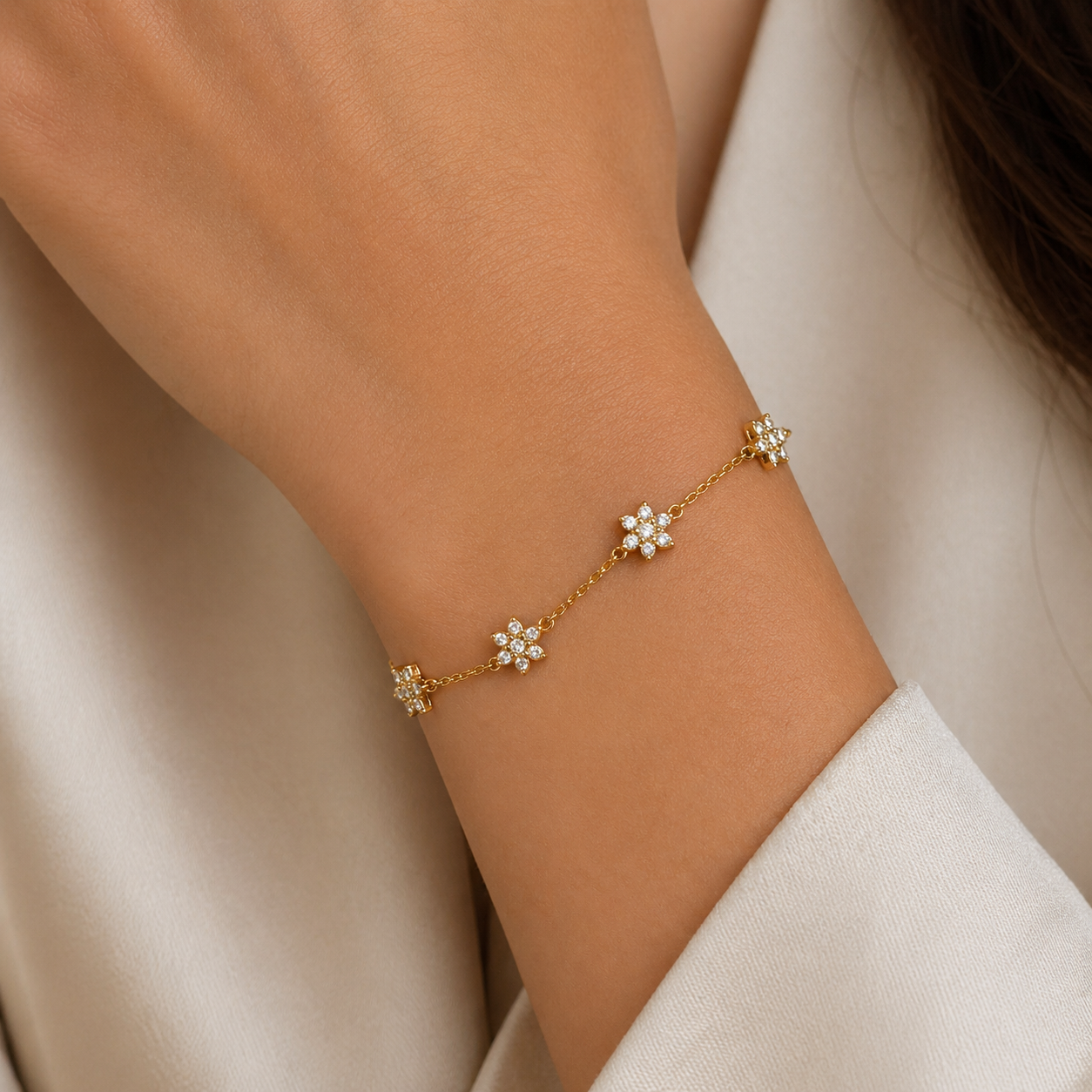 Delicate Gold Flower Charm Bracelet