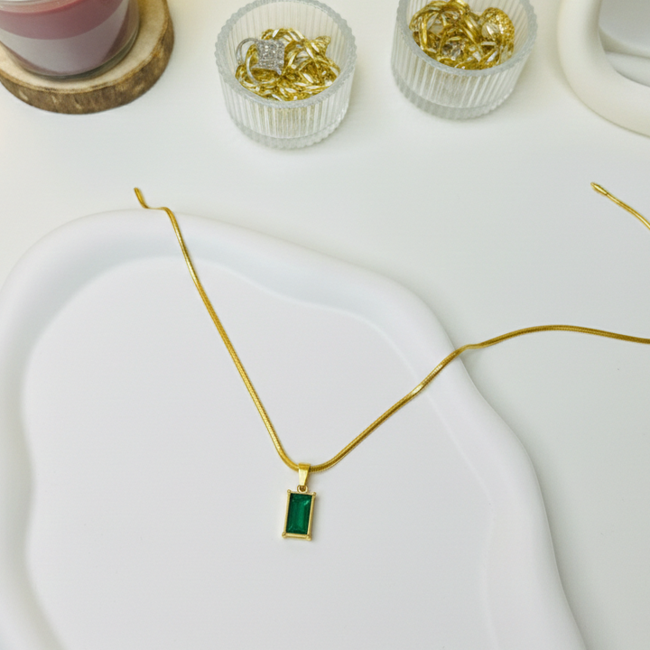 Emerald Radiance Pendant Necklace