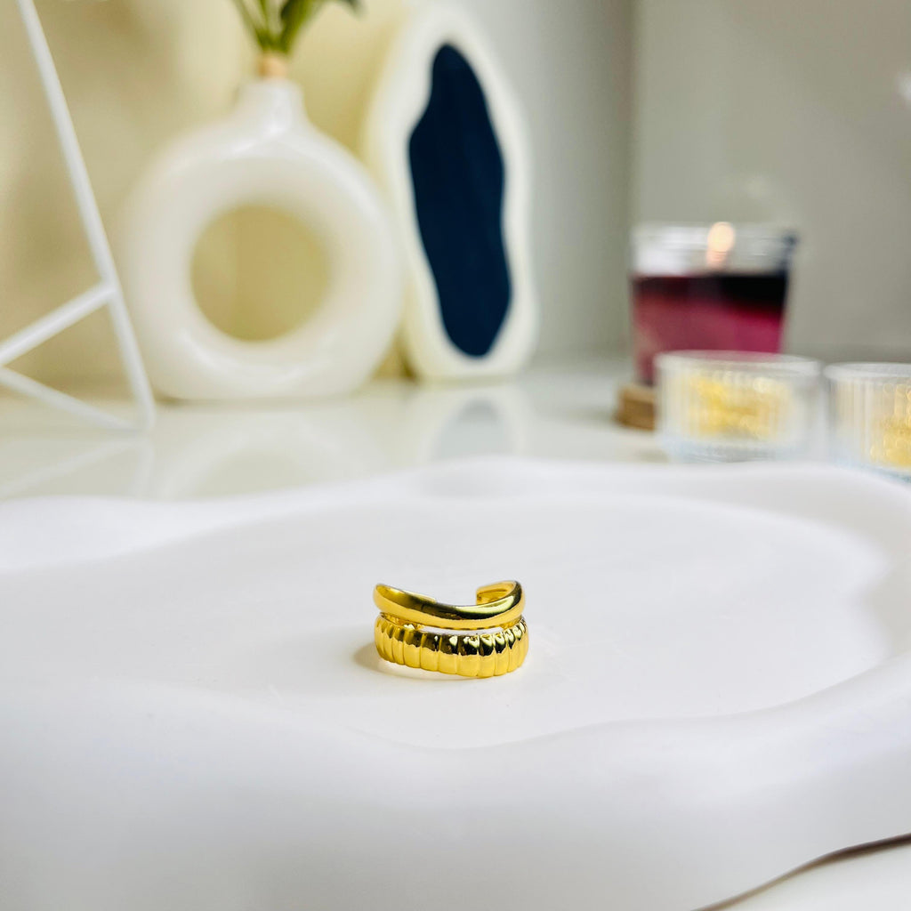 Aurora Ribbed Gold Ring