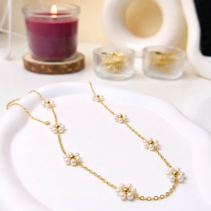Daisy Pearl Flower Chain Necklace